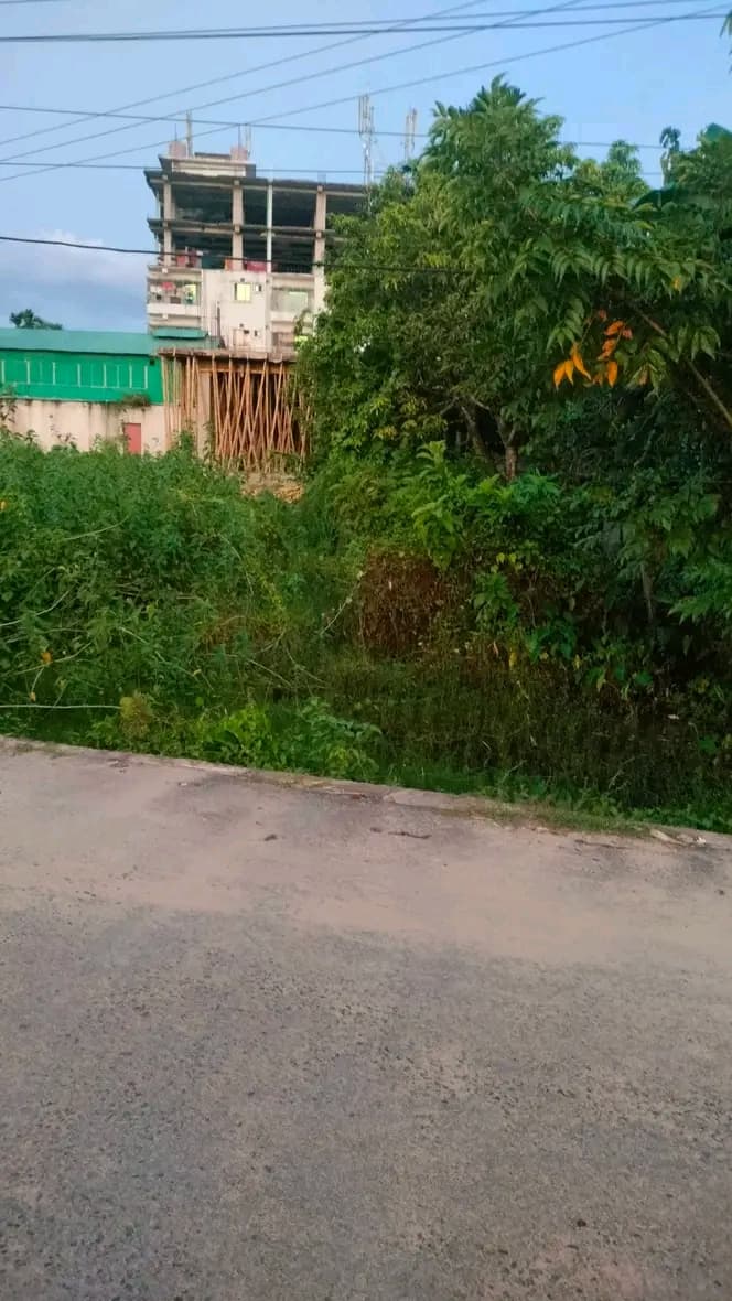 খাগড়াছড়ি মহিলা কলেজ মোরের সামনে জমি বিক্রি করা হবে  3