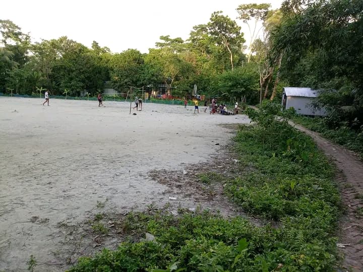 রাস্তার পাসের জমি বিক্রি করা হবে  3