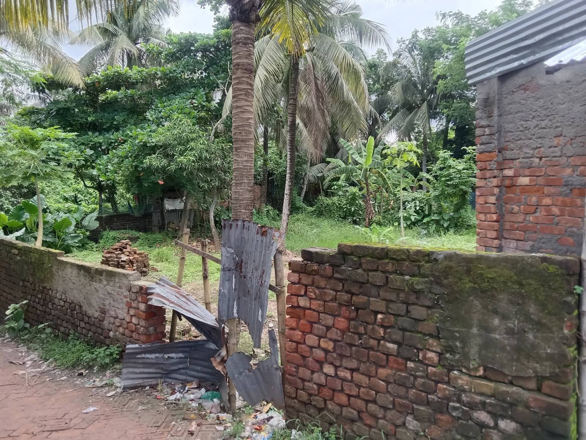খুলনা জিরোপয়েন্ট ১০ শতক ২৫ পয়েন্ট জমি বিক্রি হবে  2