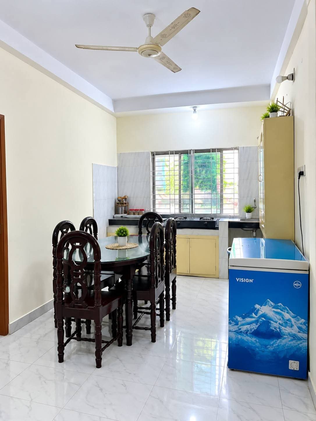ময়মনসিংহ শহর, এস এ সরকার রোড, সানকিপাড়া এলাকায় জরুরি ভিত্তিতে ৩ তলা বাড়িসহ ৪.১০ শতাংশ জমি বিক্রি হবে। 4