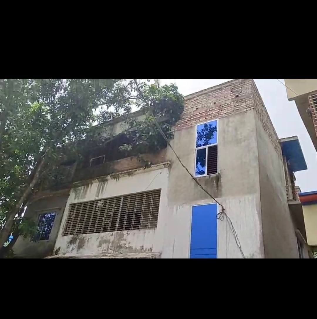 জরুরি ভিত্তিতে ৩ তলা বাড়িসহ জমি বিক্রি হবে 🏡