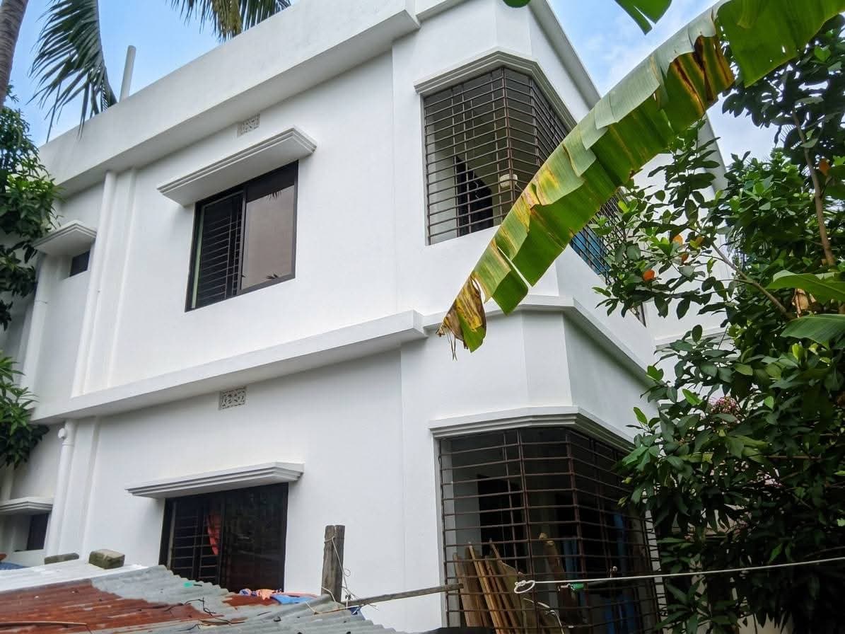 মাত্র ৫০ লাখ টাকায় দুই তলা বিশিষ্ট ২টি ফ্ল্যাট বাসা বিক্রি!