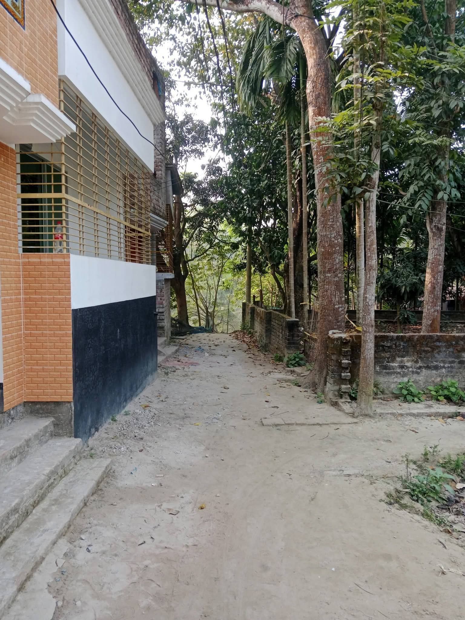 জমি বিক্রয় বিজ্ঞাপন