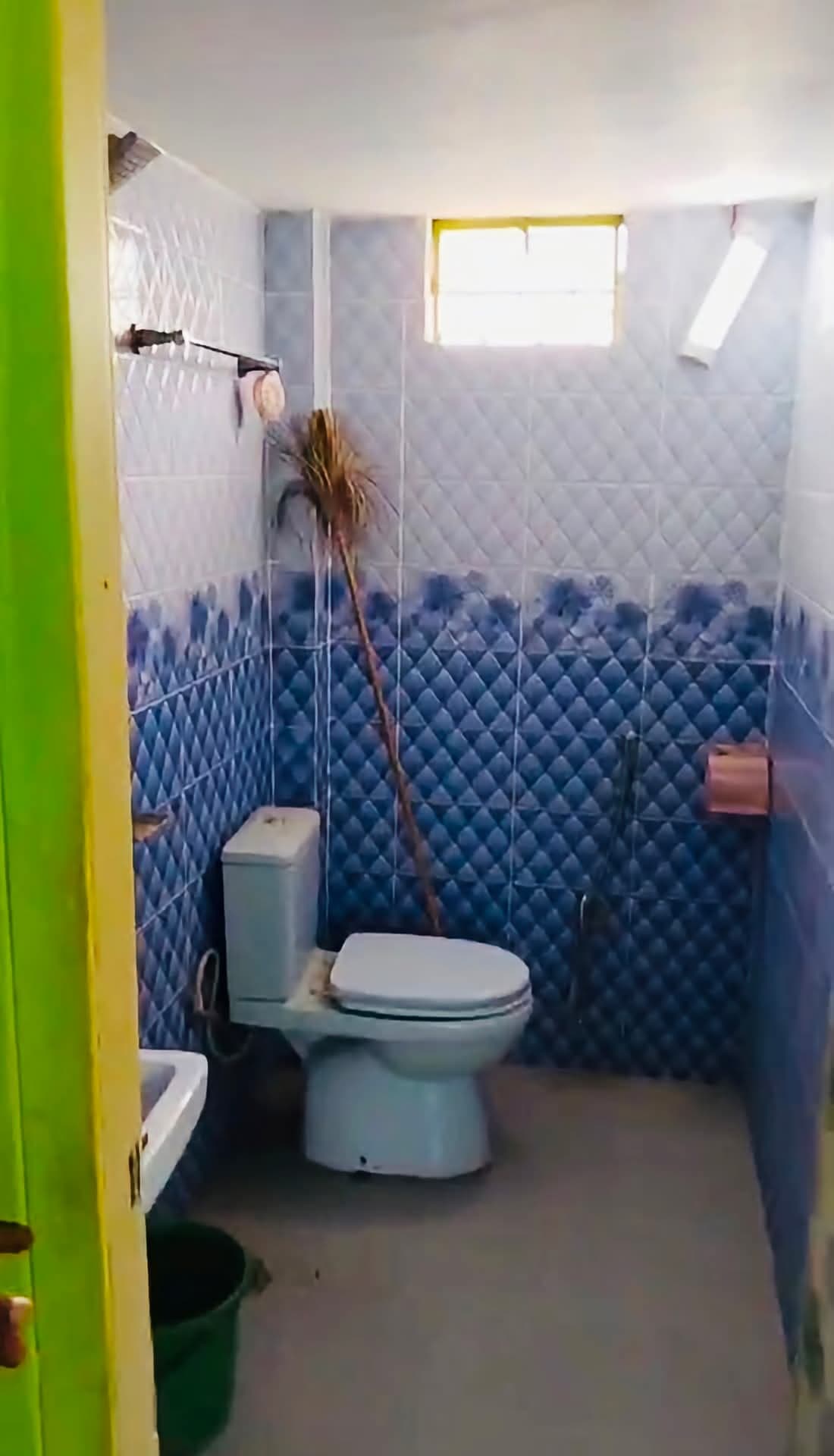 জরুরি ভিত্তিতে জমিসহ বাড়ি বিক্রি হবে! 