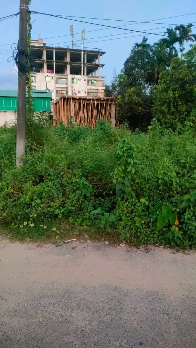 খাগড়াছড়ি মহিলা কলেজ মোরের সামনে জমি বিক্রি করা হবে 