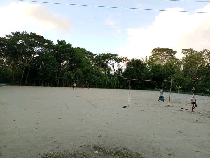 রাস্তার পাসের জমি বিক্রি করা হবে  2