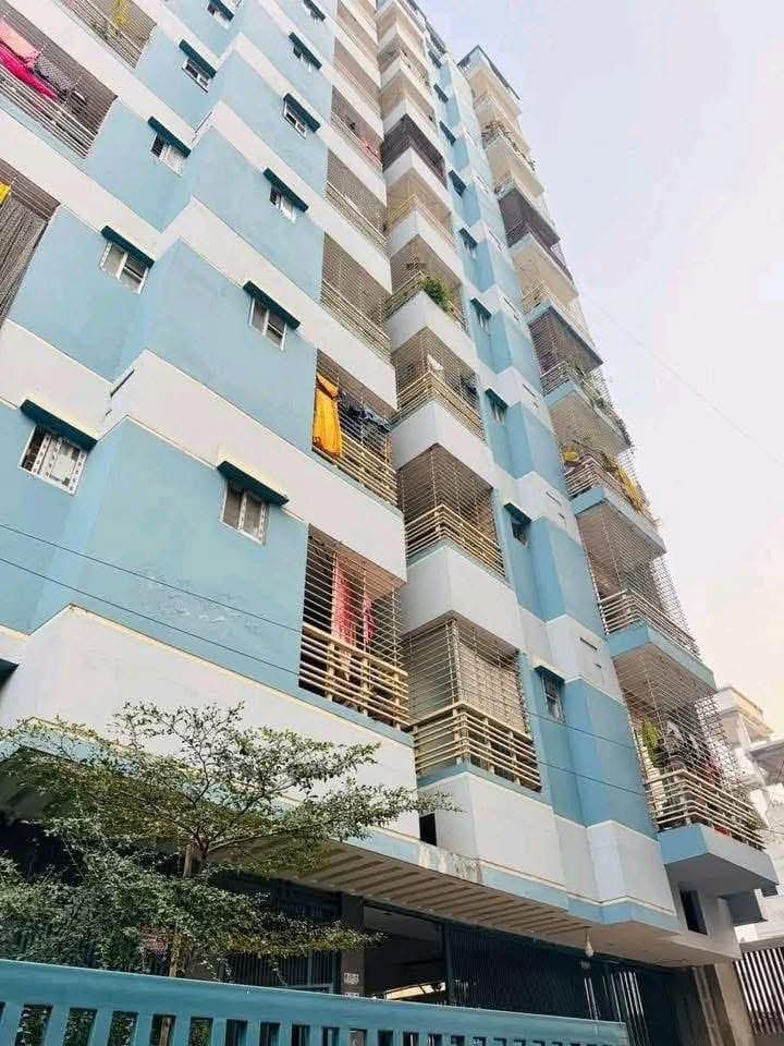 জরুরি বিক্রয় | পশ্চিম ধানমন্ডি বউ বাজারে ব্র্যান্ড নিউ ফ্ল্যাট! 🔥 4