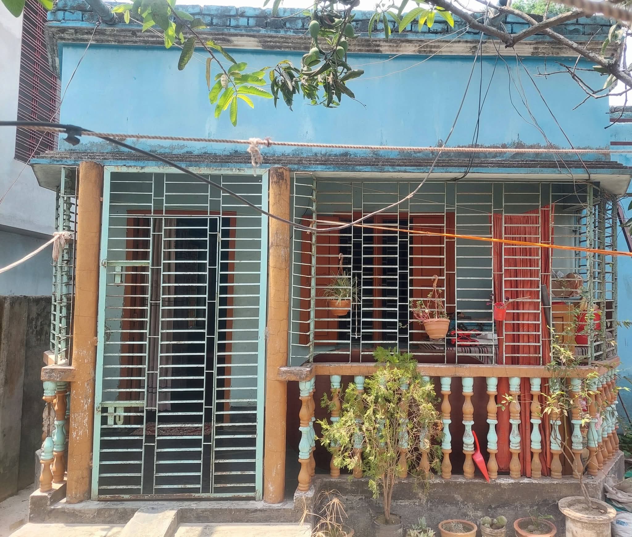 কুষ্টিয়া পুলিশ লাইন, কমলাপুরে ৩ কাঠা জমিসহ বাড়ি বিক্রয় হবে