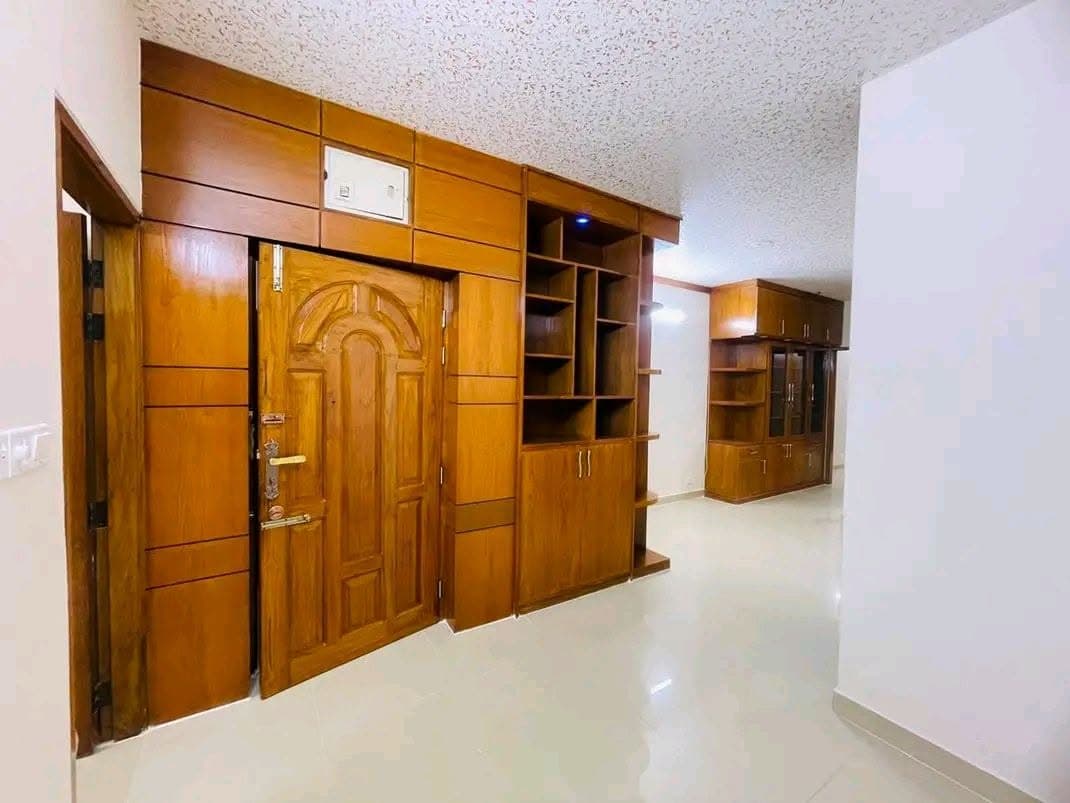 উত্তরা ৯ নং সেক্টরে ১০০০ বর্গফুটের পশ্চিমমুখী ফ্ল্যাট বিক্রি হবে। 3